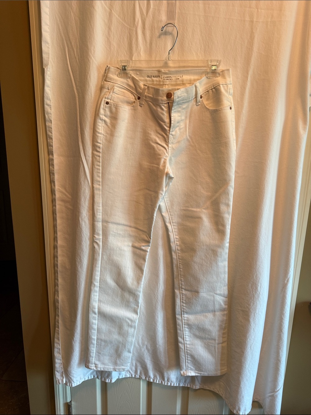 Old Navy White Straight-Leg Women's Jeans